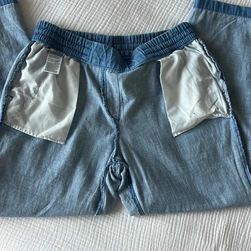 NWOT • Old Navy Chambray Tie-Waist Crop • Women’s Small - Picture 11 of 14
